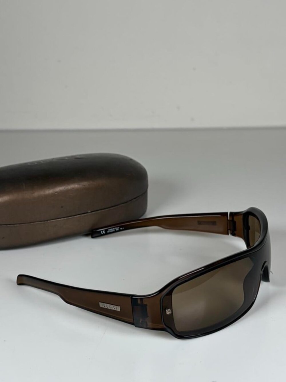 1997 Gucci Rimmed Shield Silhouette Shades - Picture 3 of 5